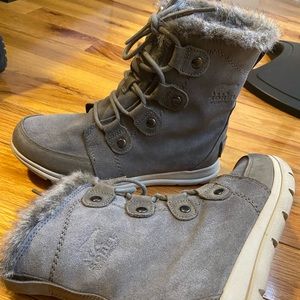 Sorel Gray Winter Boots with Faux Fur